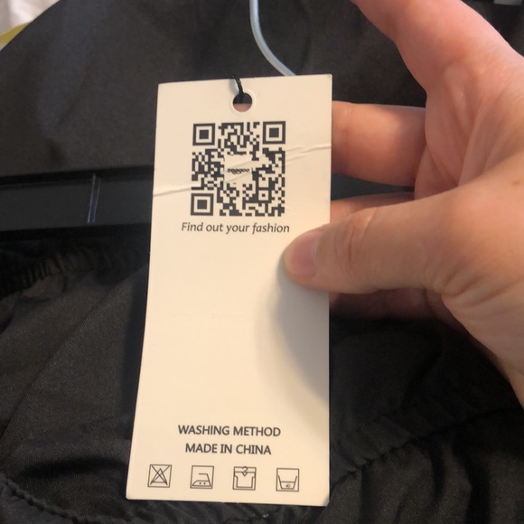 Black and white off the shoulder top with flutter sleeves- size M - Picture 5 of 5